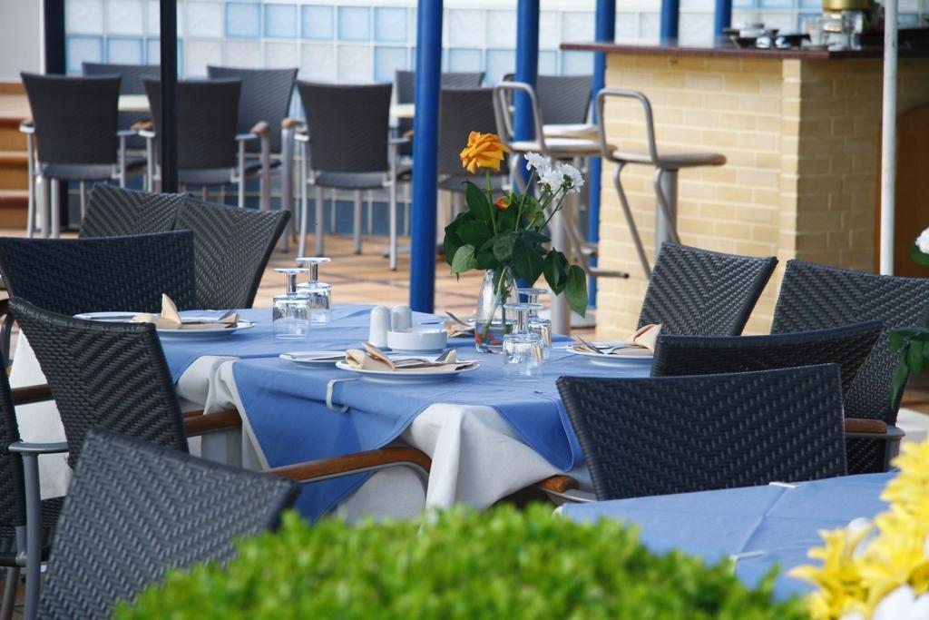 Hotel Mistral Пирей Экстерьер фото