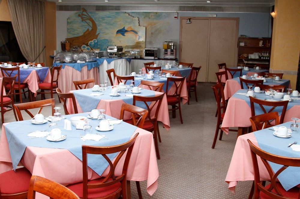 Hotel Mistral Пирей Экстерьер фото
